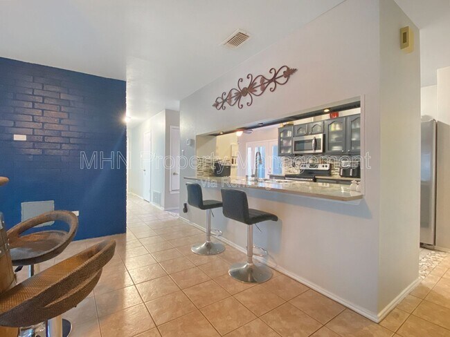 Building Photo - 9609 Woodland Hills