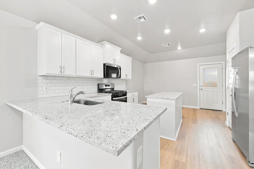Building Photo - 12725 Carrara Ln