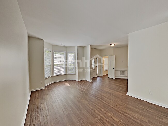 Building Photo - 4502 Columbus Cir