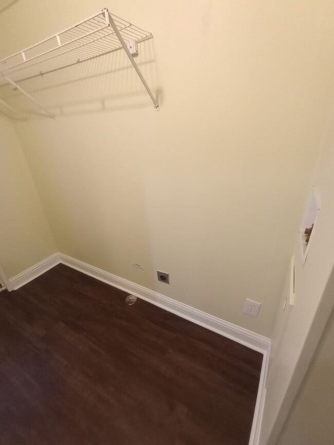 Building Photo - 3 Bed Charming Updated Home Silver Springs