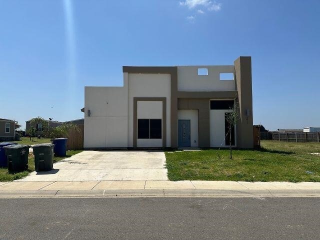 Primary Photo - 2811 Lavanda Dr