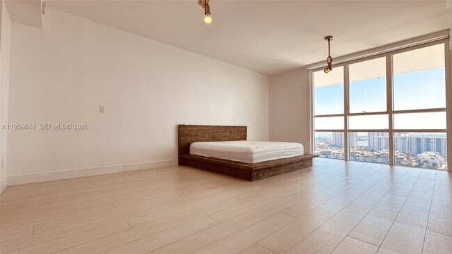 Building Photo - 400 Sunny Isles Blvd