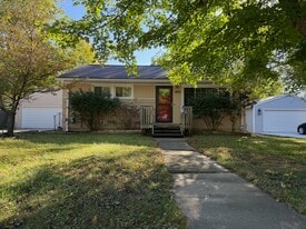 Building Photo - 424 Hilltop Rd