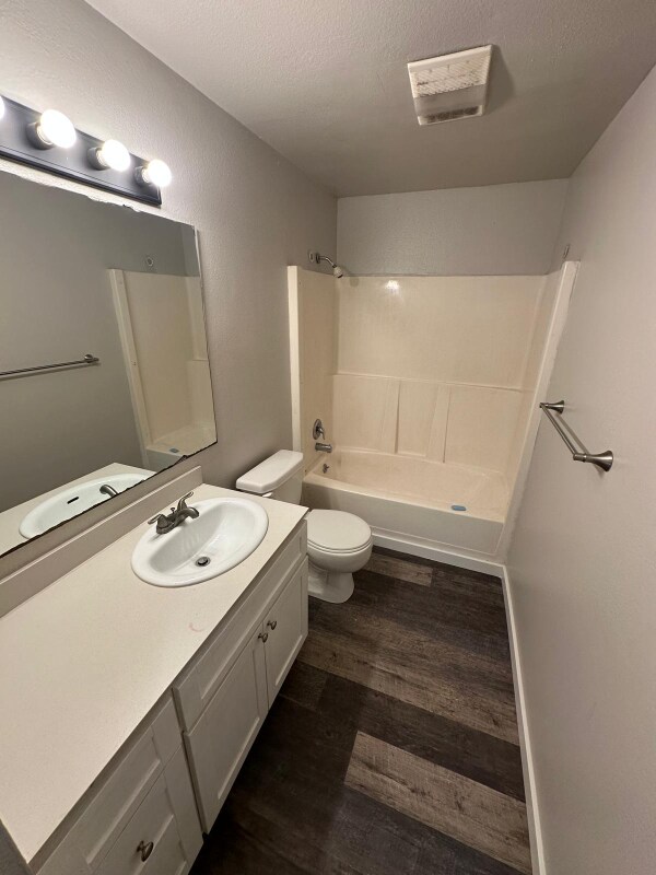 Building Photo - 4911 S Orchard St