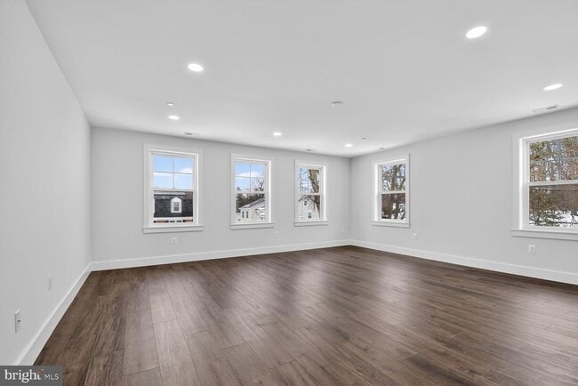 Building Photo - 13102 Ideal Dr