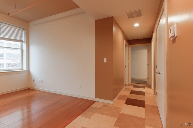 Building Photo - 208 W Water St