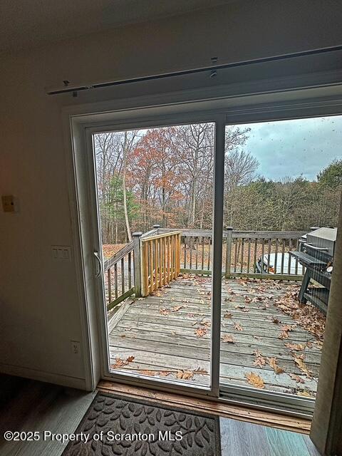 Building Photo - 385 Rattlesnake Hill Rd