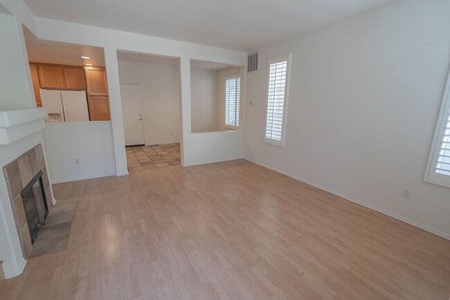 Building Photo - Beautiful 3-Bedroom Corner-Lot Condo in the Palisades of Stevenson Ranch!