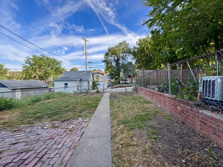 Building Photo - 516 Barnett Ave