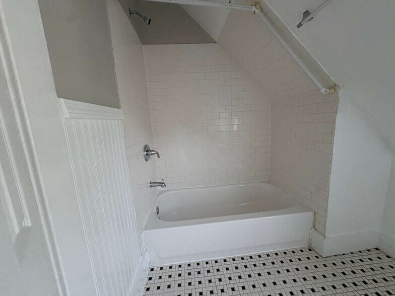 Building Photo - 83 Judson Ave