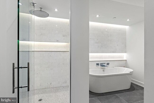 Building Photo - 724 Chestnut St