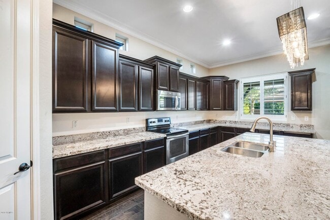 Building Photo - 953 E Boston St