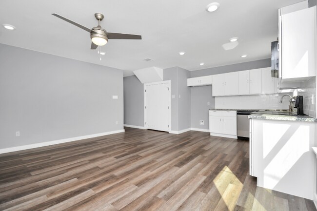 Building Photo - 5711 Breland St