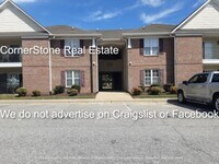 Building Photo - 1820 Balmoral Dr