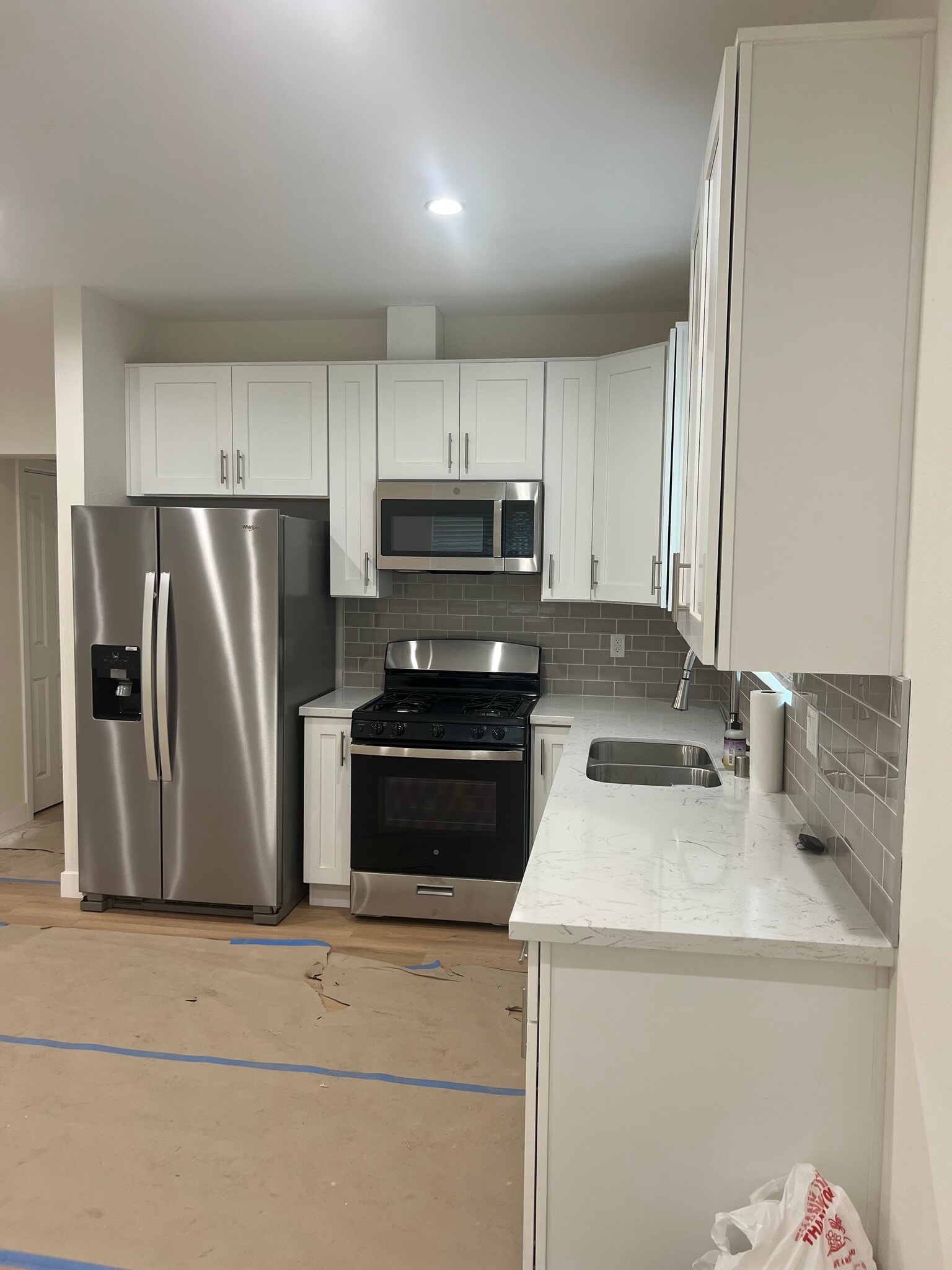 Building Photo - 17044 San Fernando Mission Blvd