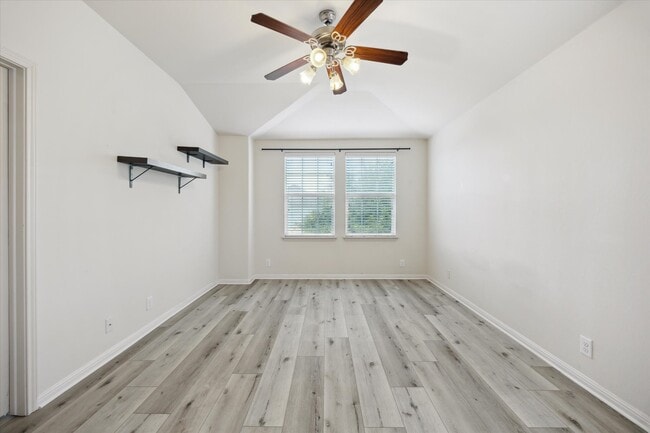 Building Photo - 2124 Nestlewood Dr