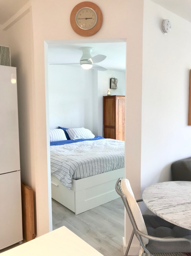 Building Photo - 1319 Alpine Ave