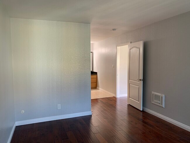 Building Photo - 1345 Cabrillo Park Dr
