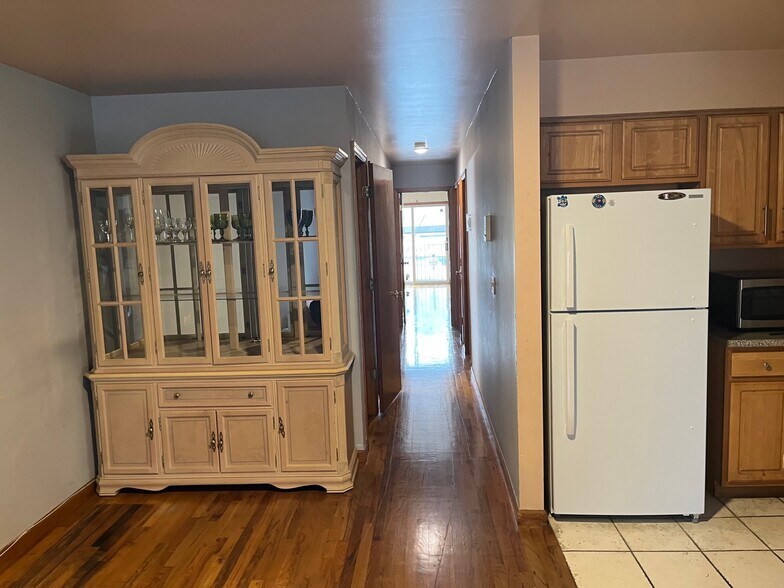 Building Photo - 64 Rome St