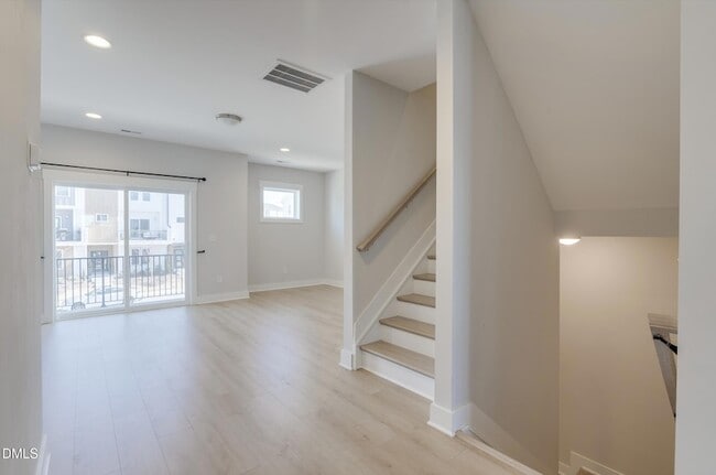 Building Photo - 2127 Big Falls Dr