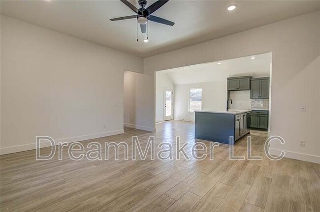 Building Photo - 126 Hope Ave