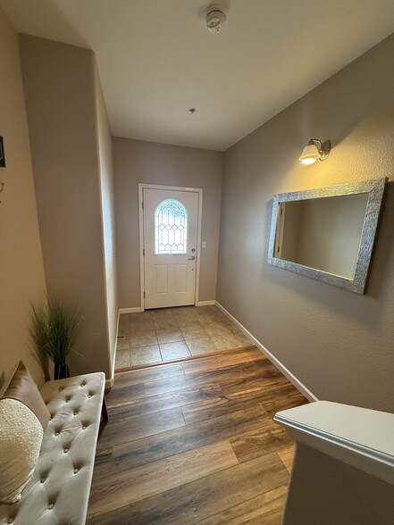 Entry - 6253 Kilmer Loop