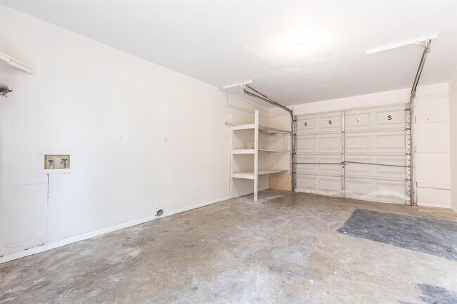 Building Photo - 323 W William Cannon Dr