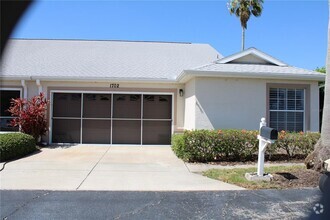 Building Photo - 1702 Fairway Trce