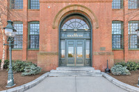 Building Photo - 25 Grand St