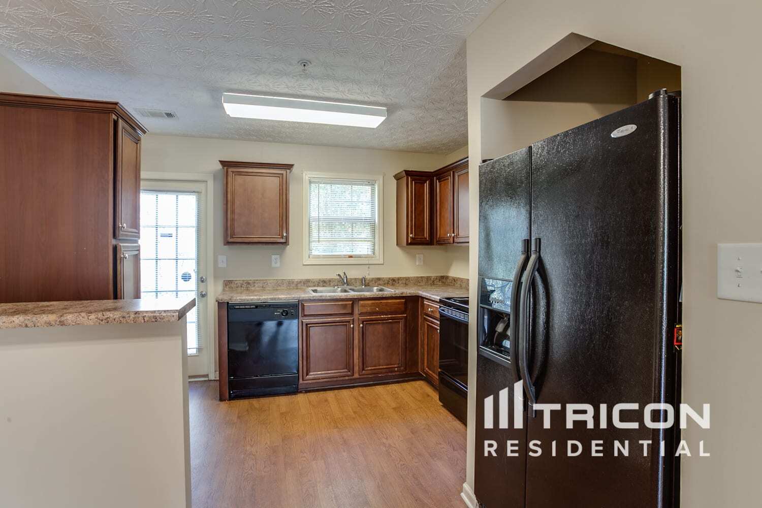 Building Photo - 1043 Wedgewood Ct NE