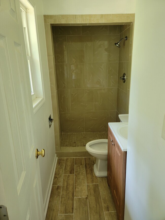 Building Photo - 1101 Lily Pad Ln