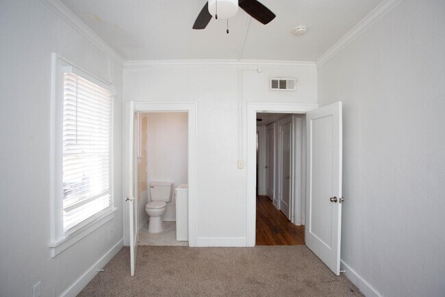 Building Photo - 2115 26th St