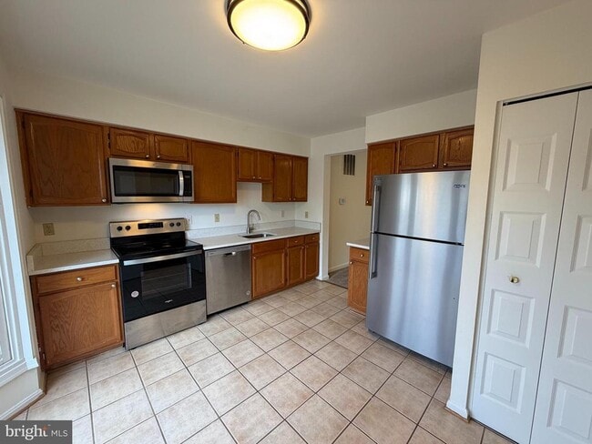 Building Photo - 10740 Brice Ct