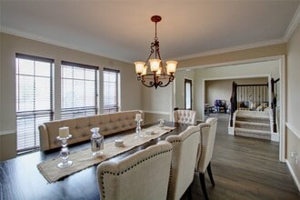 Building Photo - 6002 Thom Rd