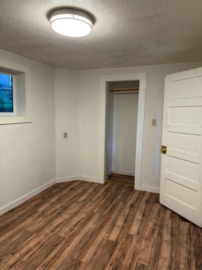 Building Photo - 510 N Collier St