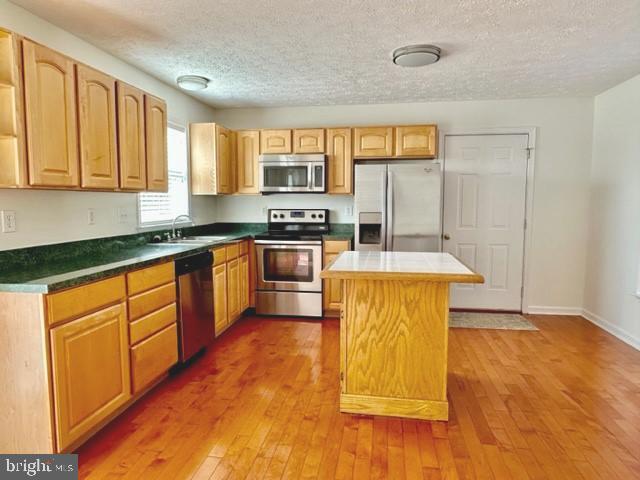 Building Photo - 35561 Golf Course Dr