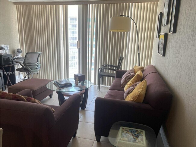 Building Photo - 18051 Biscayne Blvd