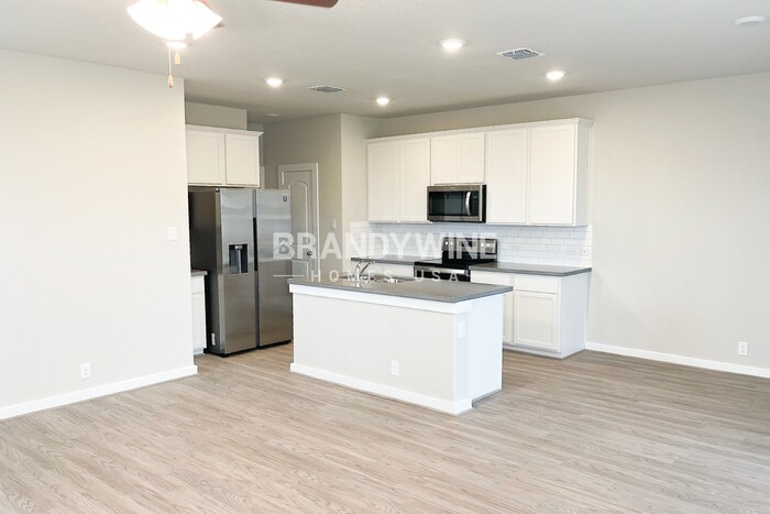 Building Photo - 10402 Ida Gdn Wy