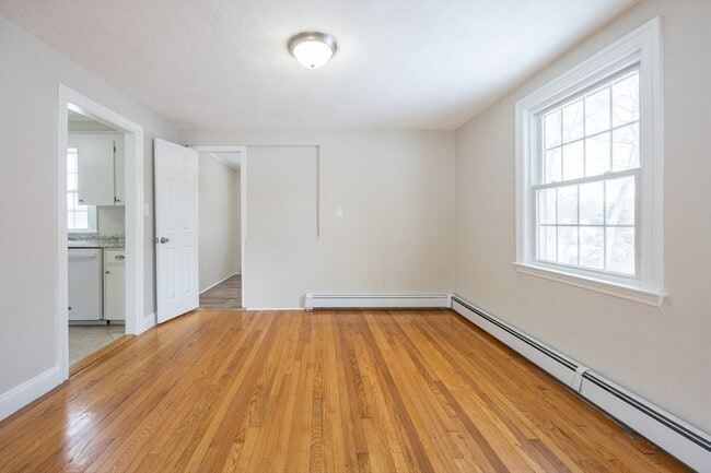 Building Photo - 24 Bossi Ave