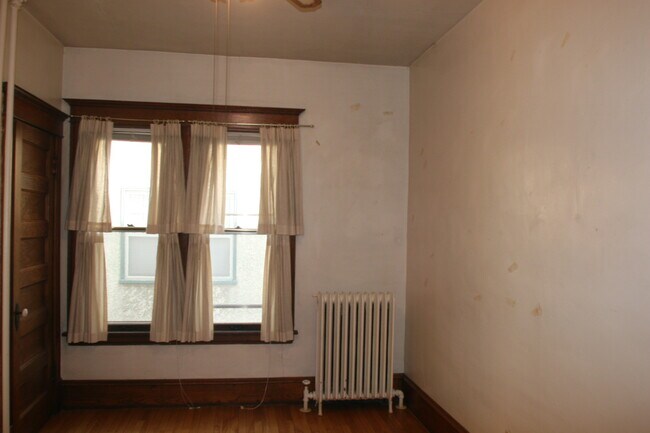 Building Photo - 1014 17th Ave SE