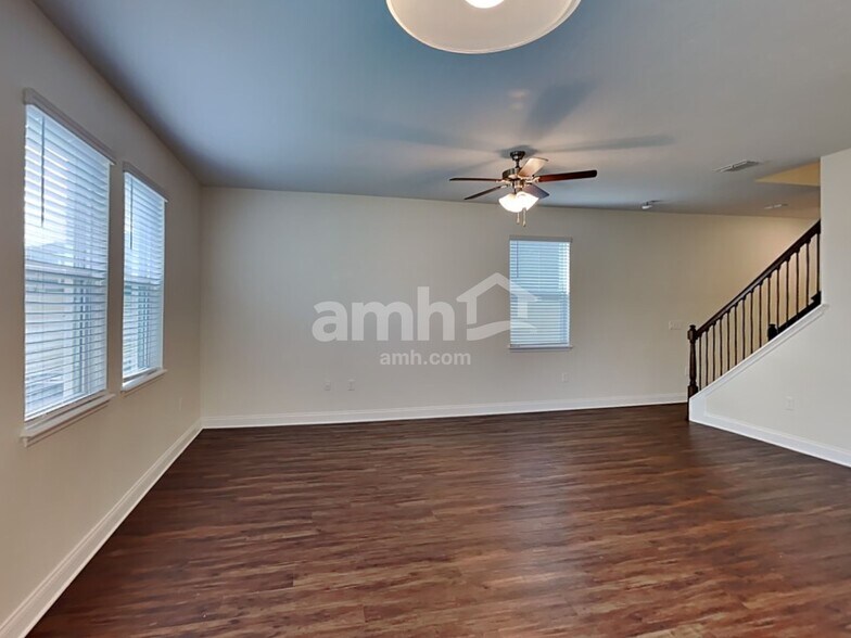 Building Photo - 6107 Little Blf Cir