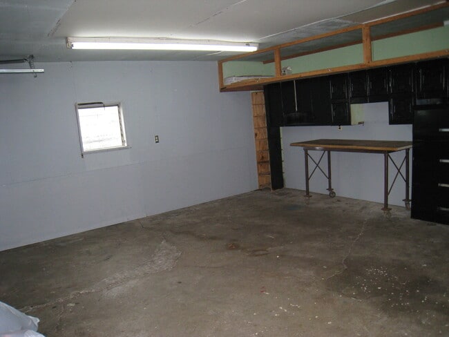 Building Photo - 320 Winthrop Ave