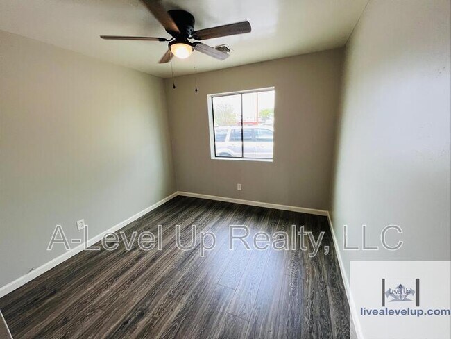 Building Photo - 219 W Pennsylvania Dr