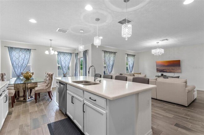 Building Photo - 3211 Turret Dr