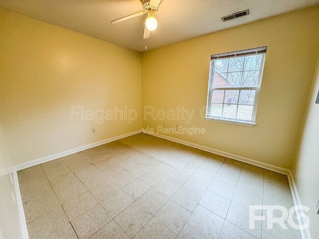 Building Photo - 3313 Parkway Ct