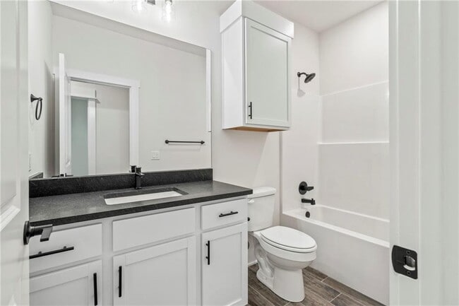 Building Photo - 28 W Gilpin St