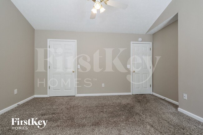 Building Photo - 5370 Princeton Oaks Dr