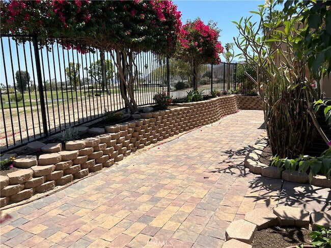 Building Photo - 77184 California Dr