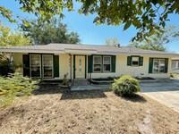 Building Photo - 454 Anton Dr