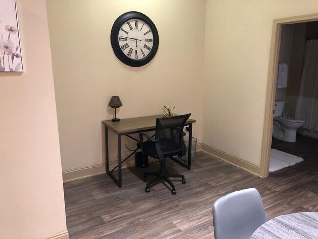 Building Photo - 721 Gov Morrison St